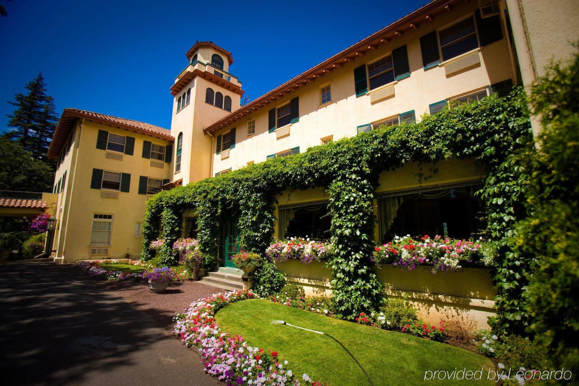 Columbia Gorge Hotel & Spa Hood River Exterior photo