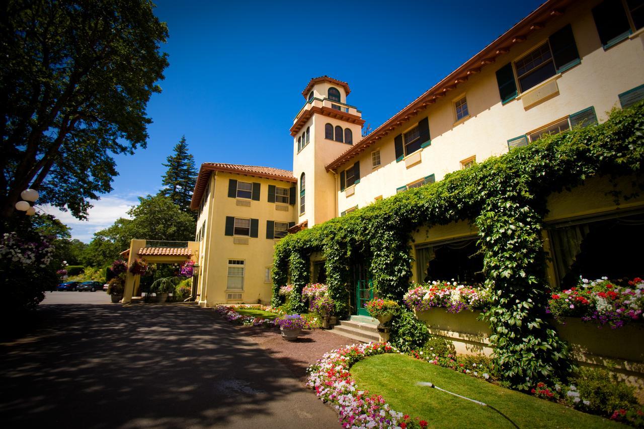 Columbia Gorge Hotel & Spa Hood River Exterior photo